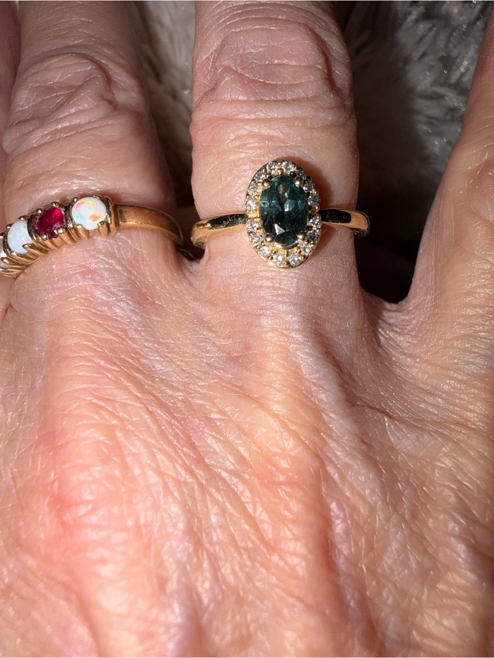 American Blue Sapphire and diamond Halo ring 1/10k tw yellow gold - Picture 6 of 13